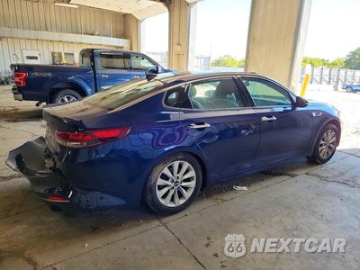 Trzecie zdjęcie samochodu z tyłu: 2018 KIA OPTIMA S VIN:5XXGT4L38JG250203 - miniatura