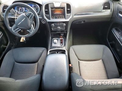 Zdjęcie 8 z 13 samochodu: 2023 CHRYSLER 300 TOURING VIN:2C3CCAAG8PH596216 - miniatura