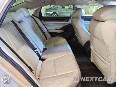 Zdjęcie 10 z 12 samochodu: 2018 HONDA ACCORD TOURING VIN:1HGCV1F99JA146808 - miniatura