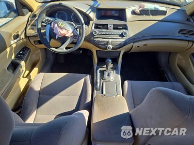 Zdjęcie 8 z 13 samochodu: 2010 HONDA ACCORD LX VIN:1HGCP2F3XAA105566 - miniatura