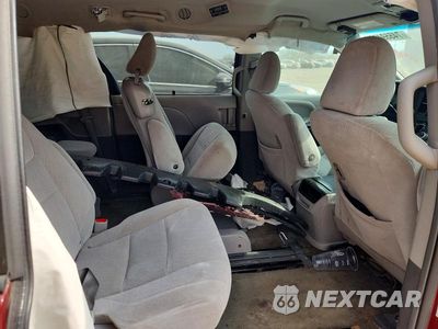Zdjęcie 11 z 13 samochodu: 2015 TOYOTA SIENNA LE VIN:5TDKK3DC6FS565724 - miniatura