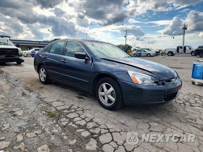 Czwarte zdjęcie samochodu z boku: 2004 HONDA ACCORD EX VIN:1HGCM56694A153813 - miniatura