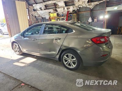 Drugie zdjęcie samochodu z przodu: 2018 CHEVROLET CRUZE LT VIN:1G1BE5SMXJ7123880 - miniatura