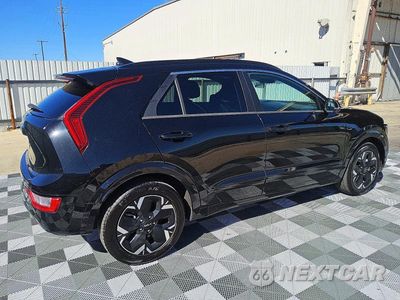 Trzecie zdjęcie samochodu z tyłu: 2024 KIA NIRO WIND VIN:KNDCR3L10R5110930 - miniatura