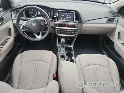 Zdjęcie 8 z 12 samochodu: 2019 HYUNDAI SONATA SE VIN:5NPE24AF8KH794441 - miniatura