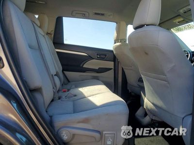 Zdjęcie 11 z 13 samochodu: 2018 TOYOTA HIGHLANDER LE VIN:5TDBZRFH8JS905150 - miniatura
