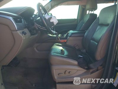 Zdjęcie 7 z 13 samochodu: 2018 CHEVROLET SUBURBAN C1500 LT VIN:1GNSCHKC7JR365821 - miniatura