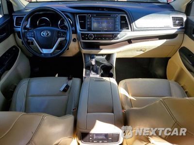 Zdjęcie 8 z 14 samochodu: 2015 TOYOTA HIGHLANDER XLE VIN:5TDJKRFH7FS130962 - miniatura