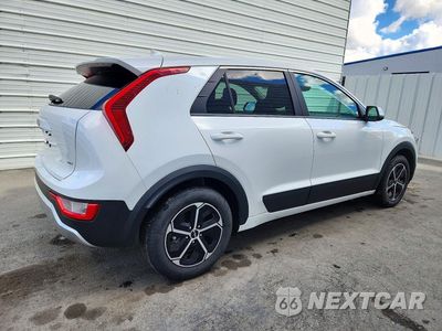 Trzecie zdjęcie samochodu z tyłu: 2026 KIA NIRO LX VIN:KNDCP3LE1T5330481 - miniatura