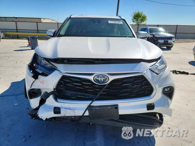 Piąte zdjęcie samochodu w środku: 2020 TOYOTA HIGHLANDER HYBRID XLE VIN:5TDGARAHXLS500107 - miniatura