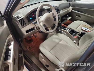 Zdjęcie 8 z 13 samochodu: 2005 JEEP GRAND CHEROKEE LAREDO VIN:1J4HR48N35C602021 - miniatura