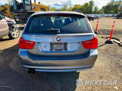 Zdjęcie 6 z 12 samochodu: 2011 BMW 328 XI VIN:WBAUU3C51BA542233 - miniatura