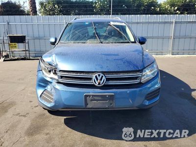 Piąte zdjęcie samochodu w środku: 2017 VOLKSWAGEN TIGUAN WOLFSBURG VIN:WVGRV7AX3HK003452 - miniatura