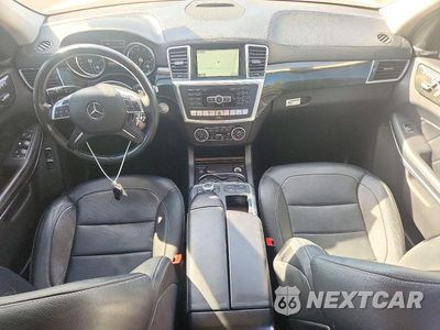 Zdjęcie 8 z 12 samochodu: 2015 MERCEDES-BENZ GL 550 4MATIC VIN:4JGDF7DEXFA578099 - miniatura