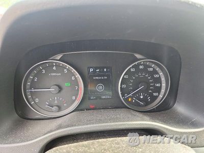 Zdjęcie 9 z 12 samochodu: 2017 HYUNDAI ELANTRA VALUE EDITION VIN:5NPD84LF5HH119548 - miniatura