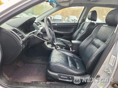 Zdjęcie 7 z 12 samochodu: 2006 HONDA ACCORD EX VIN:1HGCM66546A032168 - miniatura