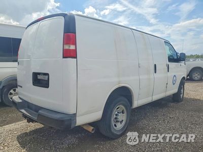 Trzecie zdjęcie samochodu z tyłu: 2017 CHEVROLET EXPRESS 2500 CARGO DELIVERY VAN VIN:1GCWGAFFXH1110857 - miniatura