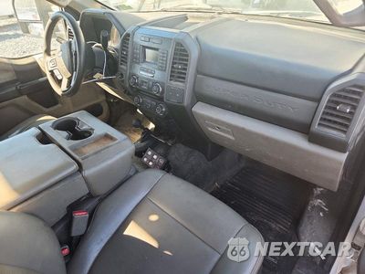 Zdjęcie 8 z 12 samochodu: 2017 FORD F550 SUPER DUTY VIN:1FDUF5HT9HEB41882 - miniatura