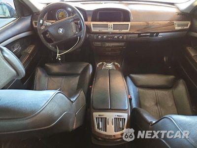 Zdjęcie 8 z 12 samochodu: 2007 BMW 750 VIN:WBAHN835X7DT73279 - miniatura