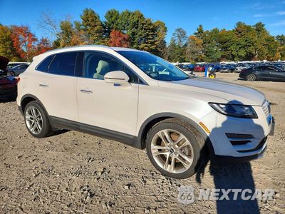 Czwarte zdjęcie samochodu z boku: 2019 LINCOLN MKC RESERVE VIN:5LMCJ3D97KUL32087 - miniatura