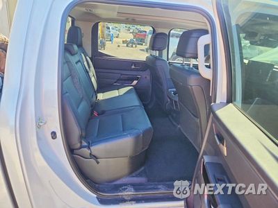 Zdjęcie 10 z 12 samochodu: 2024 TOYOTA TUNDRA LIMITED VIN:5TFWA5DB0RX134043 - miniatura