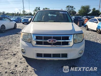Piąte zdjęcie samochodu w środku: 2011 FORD ESCAPE XLT VIN:1FMCU0D78BKA04342 - miniatura