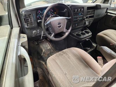 Zdjęcie 8 z 13 samochodu: 2015 GMC SAVANA G2500 VIN:1GTW7FCF1F1903463 - miniatura