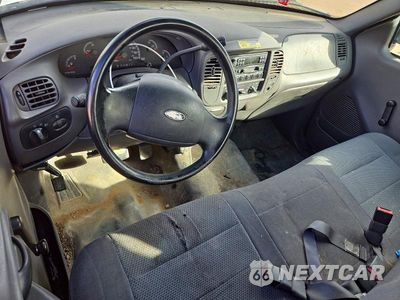Zdjęcie 8 z 12 samochodu: 2004 FORD F-150 HERITAGE CLASSIC VIN:2FTRX17W74CA68491 - miniatura