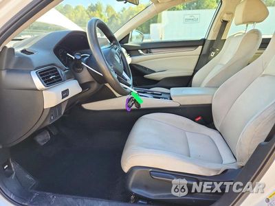 Zdjęcie 7 z 13 samochodu: 2018 HONDA ACCORD LX VIN:1HGCV1F1XJA174157 - miniatura