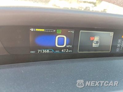 Zdjęcie 9 z 13 samochodu: 2016 TOYOTA PRIUS TWO VIN:JTDKBRFU6G3524134 - miniatura