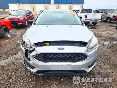 Piąte zdjęcie samochodu w środku: 2017 FORD FOCUS S VIN:1FADP3E2XHL307359 - miniatura