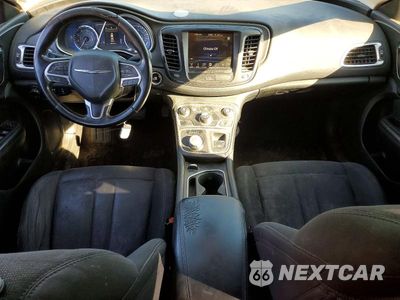 Zdjęcie 8 z 12 samochodu: 2016 CHRYSLER 200 LIMITED VIN:1C3CCCABXGN121545 - miniatura