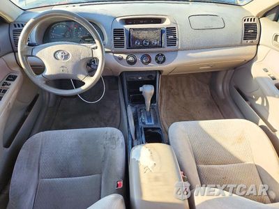 Zdjęcie 8 z 12 samochodu: 2002 TOYOTA CAMRY LE VIN:JTDBE32K220093262 - miniatura