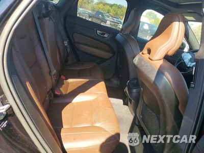 Zdjęcie 11 z 13 samochodu: 2022 VOLVO XC60 B5 MOMENTUM VIN:YV4L12RK2N1052299 - miniatura