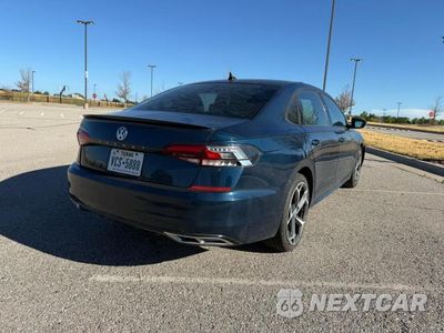 Czwarte zdjęcie samochodu z boku: 2022 VOLKSWAGEN PASSAT R-LINE VIN:1VWMA7A33NC005566 - miniatura