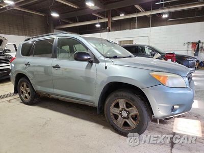 Czwarte zdjęcie samochodu z boku: 2007 TOYOTA RAV4 BASE VIN:JTMBD33V275063202 - miniatura
