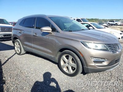 Czwarte zdjęcie samochodu z boku: 2018 LINCOLN MKC PREMIERE VIN:5LMCJ1C97JUL33129 - miniatura