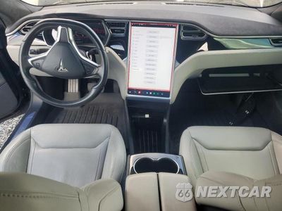 Zdjęcie 8 z 13 samochodu: 2015 TESLA MODEL S 70D VIN:5YJSA1S28FF085819 - miniatura