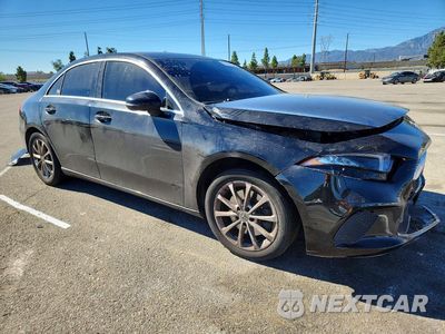 Czwarte zdjęcie samochodu z boku: 2019 MERCEDES-BENZ A 220 VIN:WDD3G4EB7KW016194 - miniatura