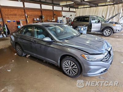 Czwarte zdjęcie samochodu z boku: 2020 VOLKSWAGEN JETTA S VIN:3VWC57BU1LM098655 - miniatura