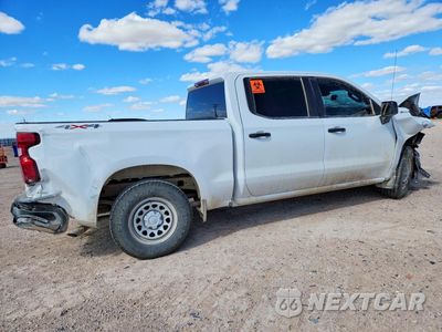 Trzecie zdjęcie samochodu z tyłu: 2026 CHEVROLET SILVERADO K1500 VIN:3GCUKAED2TG373909 - miniatura