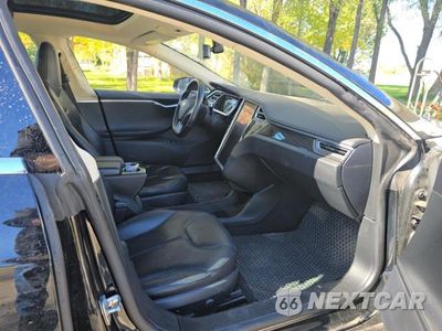 Piąte zdjęcie samochodu w środku: 2014 TESLA MODEL S VIN:5YJSA1H12EFP35855 - miniatura