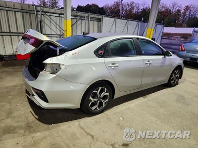 Trzecie zdjęcie samochodu z tyłu: 2020 KIA FORTE LXS VIN:3KPF24AD0LE155074 - miniatura