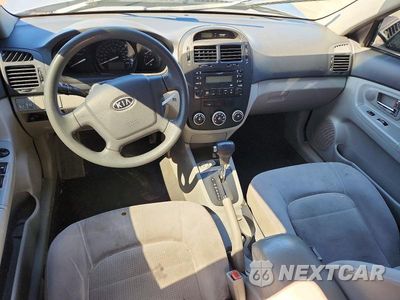 Zdjęcie 8 z 12 samochodu: 2008 KIA SPECTRA LX VIN:KNAFE122985554083 - miniatura