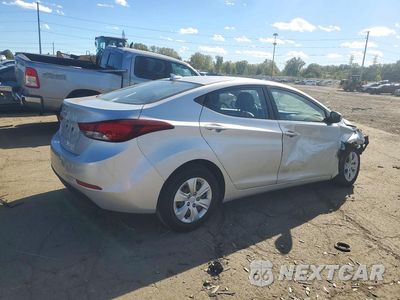 Trzecie zdjęcie samochodu z tyłu: 2016 HYUNDAI ELANTRA SE VIN:5NPDH4AE2GH694019 - miniatura