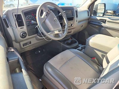 Zdjęcie 8 z 13 samochodu: 2018 NISSAN NV 2500 HD SV VIN:1N6BF0LYXJN808060 - miniatura