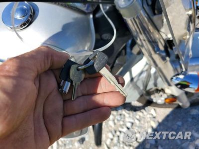 Zdjęcie 8 z 9 samochodu: 2007 SUZUKI VL800 VIN:JS1VS55A572109240 - miniatura