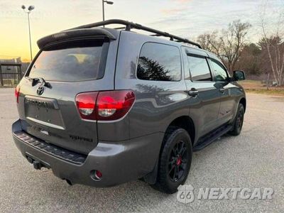 Czwarte zdjęcie samochodu z boku: 2021 TOYOTA SEQUOIA TRD PRO VIN:5TDEY5B10MS182254 - miniatura