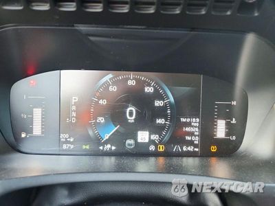 Zdjęcie 9 z 13 samochodu: 2017 VOLVO XC90 T5 VIN:YV4102XK4H1115808 - miniatura