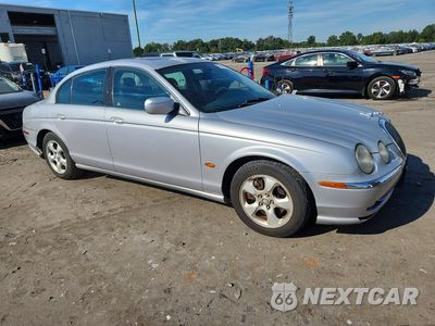 Czwarte zdjęcie samochodu z boku: 2002 JAGUAR S-TYPE VIN:SAJDA01N72FM28447 - miniatura